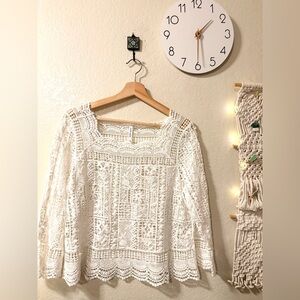Chic White Lace Women's Blouse